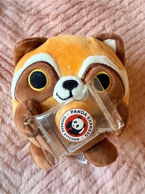 Zuru Series 3 Snackles - Red Panda with Panda Express